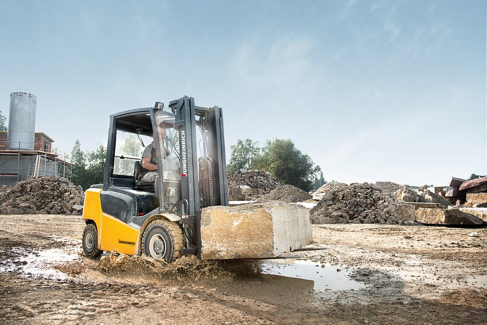 Jungheinrich presenta una nueva generación de autoelevadores con motor de combustión interna